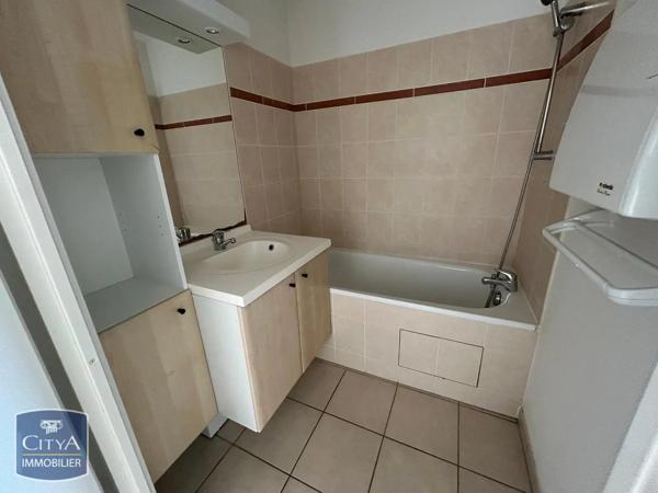 Appartement à louer 2 pièces 40.92m² Poitiers (86000)