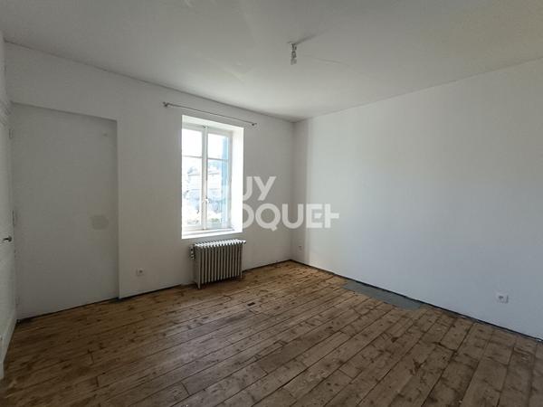 Charmante maison de famille en pierre à Sail-sous-Couzan