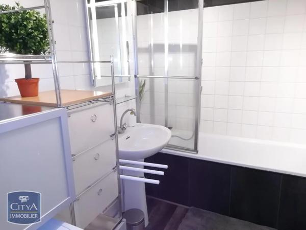Appartement à louer 2 pièces 43.16m² Le Mans (72100)