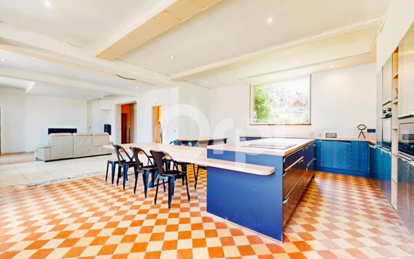 Maison à vendre    6 pièces • 240 m2 Soissons