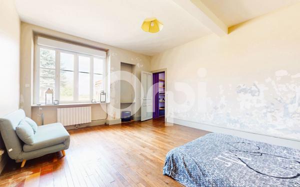 Maison à vendre    6 pièces • 240 m2 Soissons