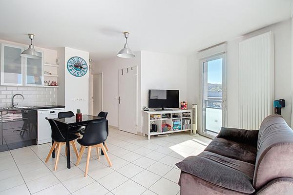 NESTENN VITROLLES Appartement T3 de 45 m² avec terrasse exposée ouest de 9m² Exclusivité