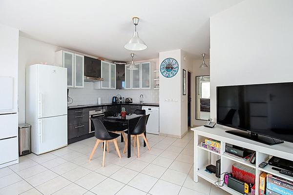 NESTENN VITROLLES Appartement T3 de 45 m² avec terrasse exposée ouest de 9m² Exclusivité