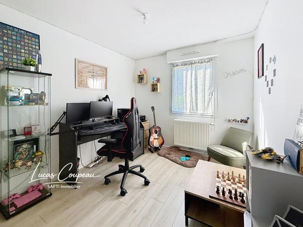 Maison récente à proximité des commodités