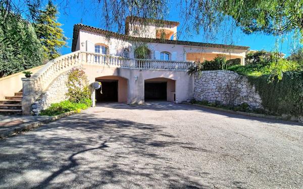 Maison à vendre    4 pièces •  Nice