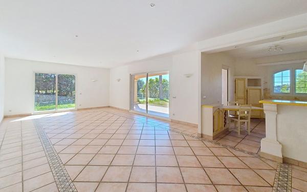 Maison à vendre    4 pièces •  Nice