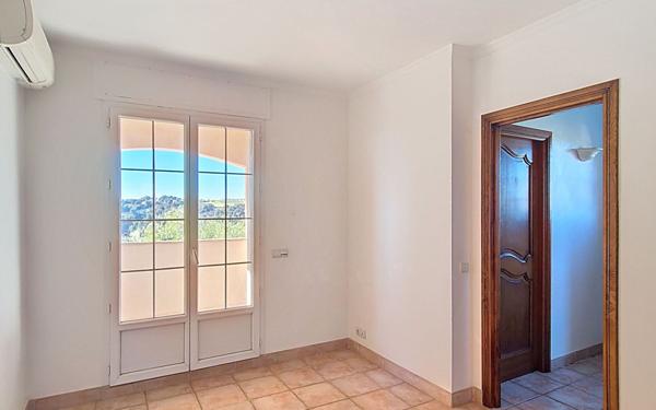 Maison à vendre    4 pièces •  Nice