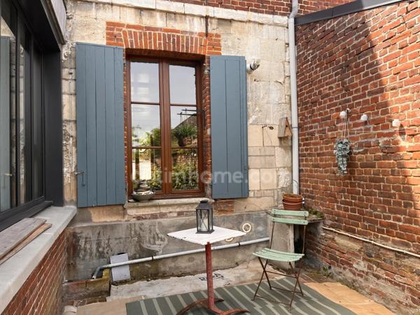 Maison de caractère en briques – 146 m² – Jardin intimiste – Combles aménageables – Centre-ville de Marle