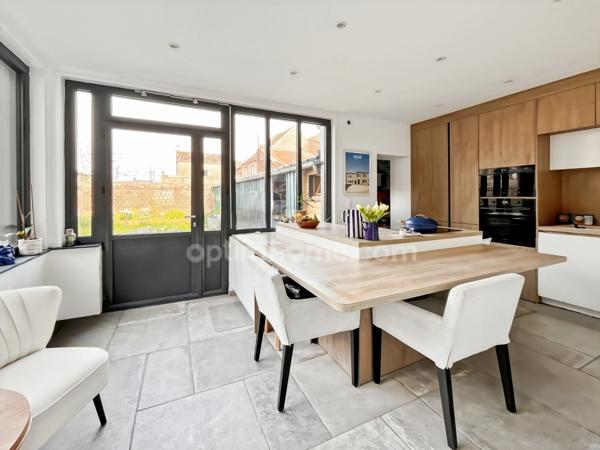 Maison de caractère en briques – 146 m² – Jardin intimiste – Combles aménageables – Centre-ville de Marle