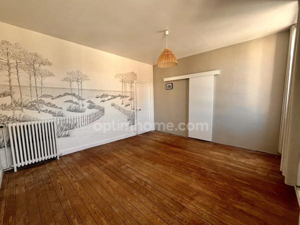 Maison de caractère en briques – 146 m² – Jardin intimiste – Combles aménageables – Centre-ville de Marle