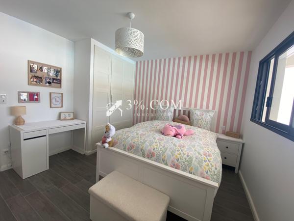 Villa 6 pièce(s) 3 chambre(s) 185 m²