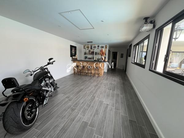 Villa 6 pièce(s) 3 chambre(s) 185 m²