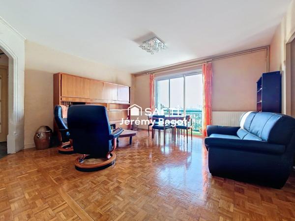 Le calme et la luminosité d'un dernier étage