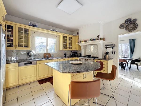 Maison à vendre 8 pièces GEX (01)