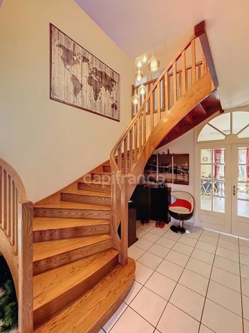 Maison à vendre 8 pièces GEX (01)