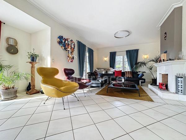 Maison à vendre 8 pièces GEX (01)