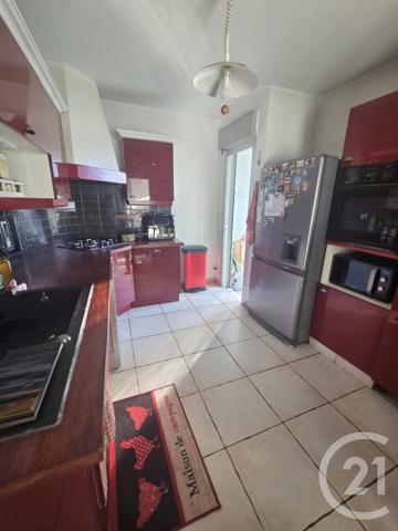 Appartement F6 à vendre  6 pièces - 144 m2 ST DENIS - 974