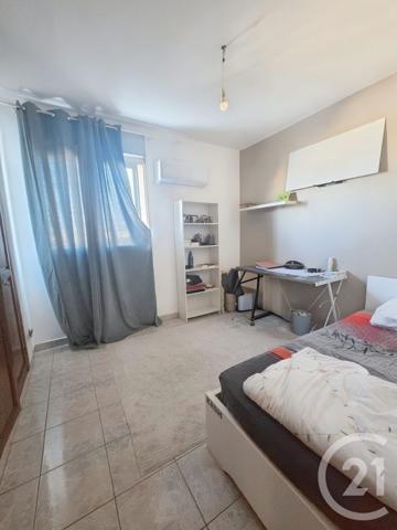 Appartement F6 à vendre  6 pièces - 144 m2 ST DENIS - 974