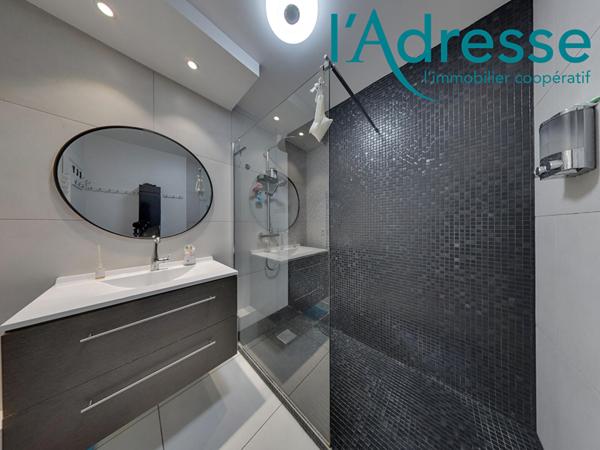 Grand appartement 4 pièces tout proche du RER A !