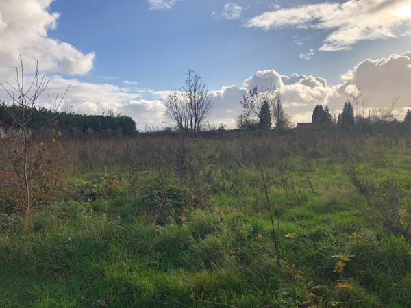 MAGNIFIQUE TERRAIN À BATIR CLOS ET VIABILISE D' UNE SURFACE DE 980 M2 AU CALME A 10 MINUTES DE MÉRU  Méru (60110)