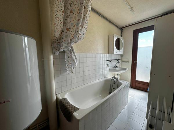 Maison à louer    4 pièces • 88,81 m2 Vallon-Pont-d'Arc
