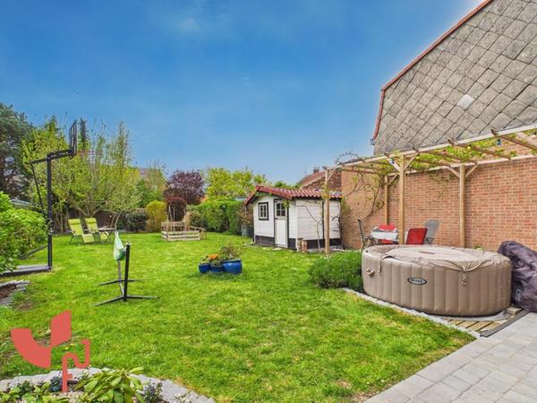 Maison semi-individuelle, 5 pièces, jardin, garage