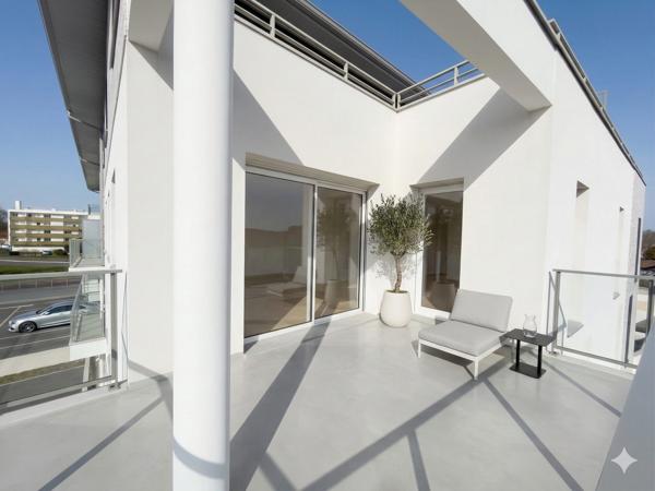 Appartement T5 - Triple exposition - Terrasse - 2 Parking - Livré