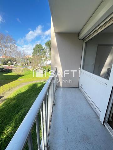 Talence Appartement de 53m² situé au 1er étage d'une résidence avec ascenseur et vendu avec un parking privatif