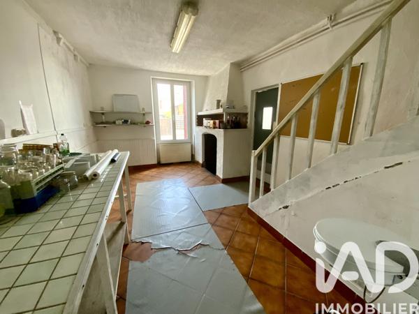 Immeuble à vendre 230 m² Pussay