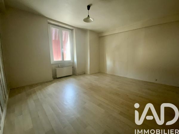 Immeuble à vendre 230 m² Pussay