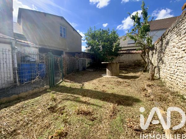 Immeuble à vendre 230 m² Pussay