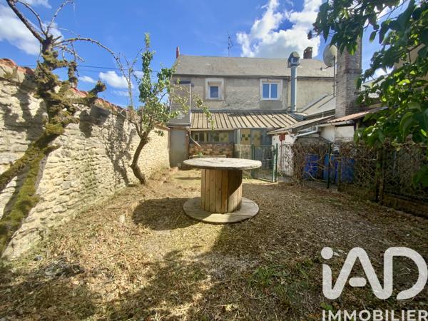 Immeuble à vendre 230 m² Pussay