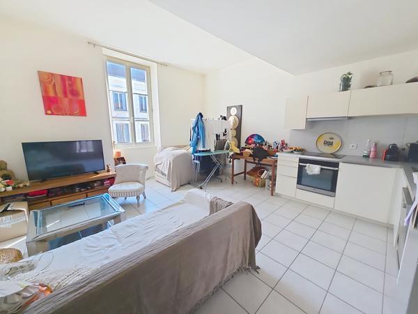 Orange (84100) APPARTEMENT AU 2EME ETAGE AVEC TERRASSE