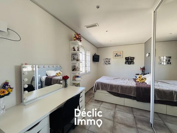 Vente maison bourgeoise La jarrie, 351m² 10 pièces 880 000€ avec piscine