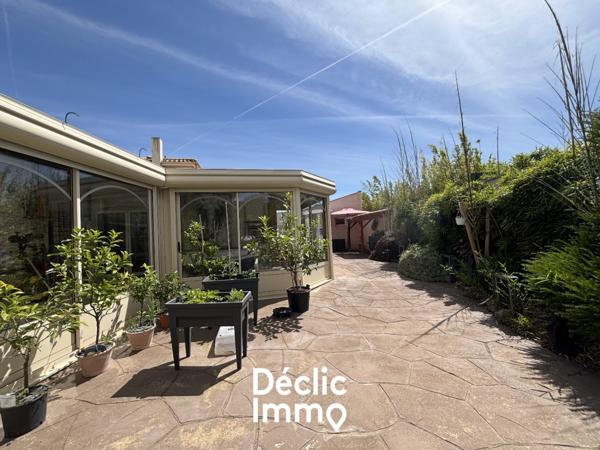Vente maison bourgeoise La jarrie, 351m² 10 pièces 880 000€ avec piscine
