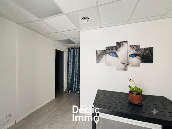 Vente maison bourgeoise La jarrie, 351m² 10 pièces 880 000€ avec piscine