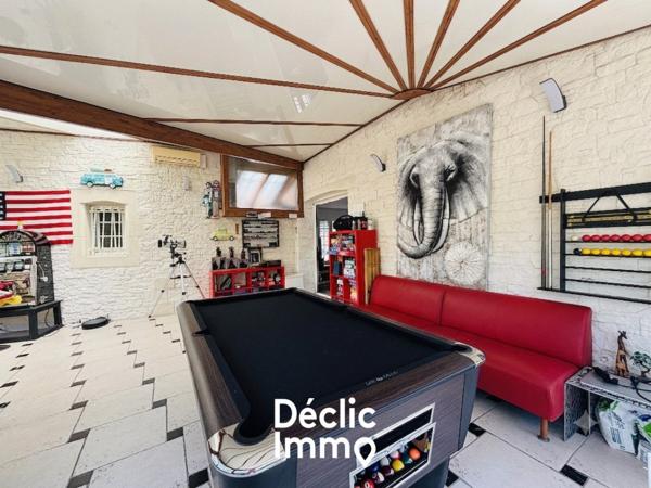 Vente maison bourgeoise La jarrie, 351m² 10 pièces 880 000€ avec piscine