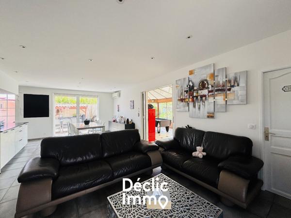 Vente maison bourgeoise La jarrie, 351m² 10 pièces 880 000€ avec piscine