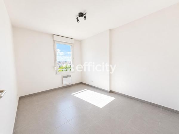 Appartement
         2 pièces
        - 41 m² 210 000 € *