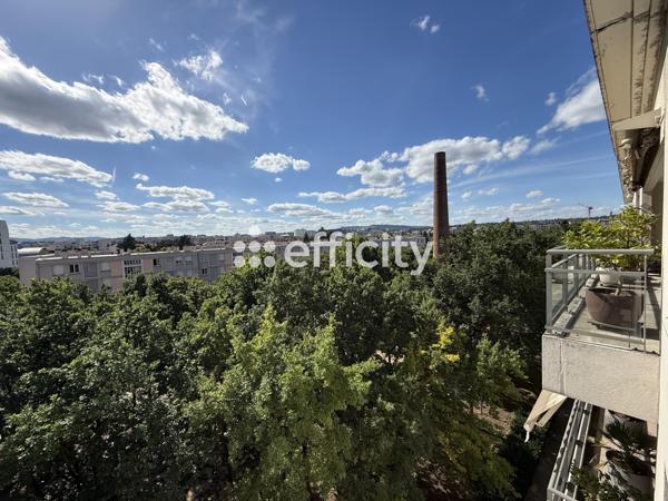 Appartement
         2 pièces
        - 41 m² 210 000 € *
