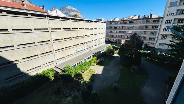 Appartement · Vente Grenoble (38000) 3 pièces · 77m²