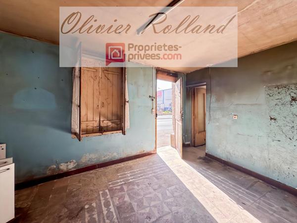 49160 - Longué-Jumelles Maison de bourg  à rénover intégralement