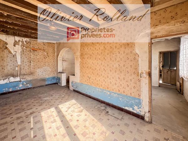 49160 - Longué-Jumelles Maison de bourg  à rénover intégralement