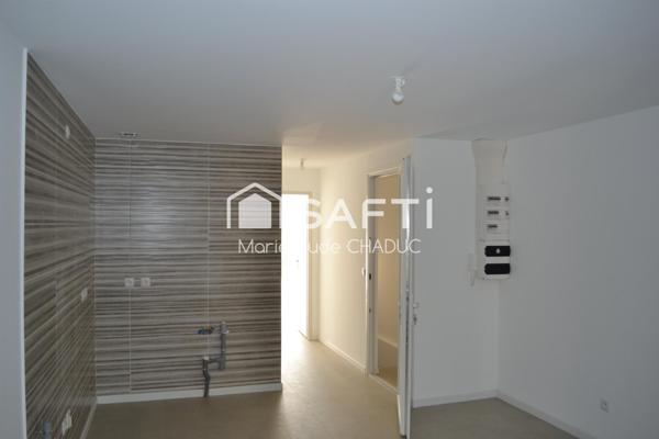Immeuble de rapport 2 appartements, 2 commerces Loués