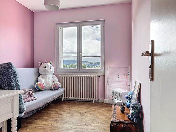 Maison à vendre à Châteauneuf du Faou - 5 pièces, 4 chambres sur sous-sol