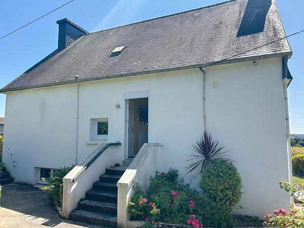 Maison à vendre à Châteauneuf du Faou - 5 pièces, 4 chambres sur sous-sol