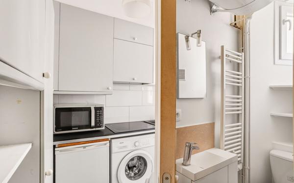 Appartement à vendre    2 pièces • 32,89 m2 Paris 18