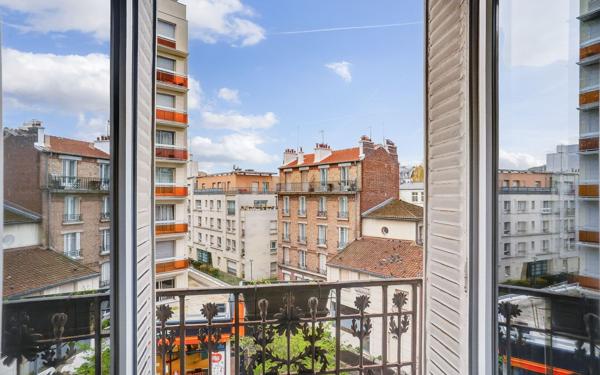 Appartement à vendre    2 pièces • 32,89 m2 Paris 18