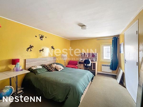 Maison Nevian 4 pièce(s) 140 m2