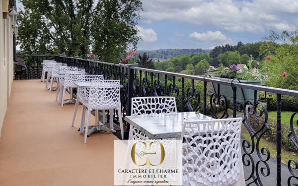 Sarlat-la-Canéda (24200) 7 Chambres d'hôtes / studios, aménagés, + grand logement privé. Idéal activité. Piscine chauffée - Jardin.